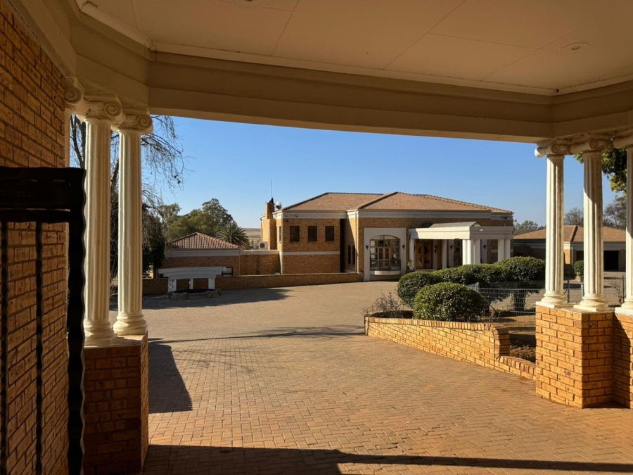 10 Bedroom Property for Sale in Vaal Dam Free State